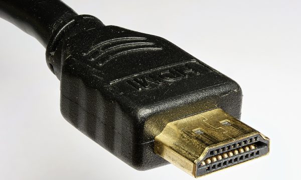 رأس كابل HDMI قياسي مع ظهور نقاط التوصيل
