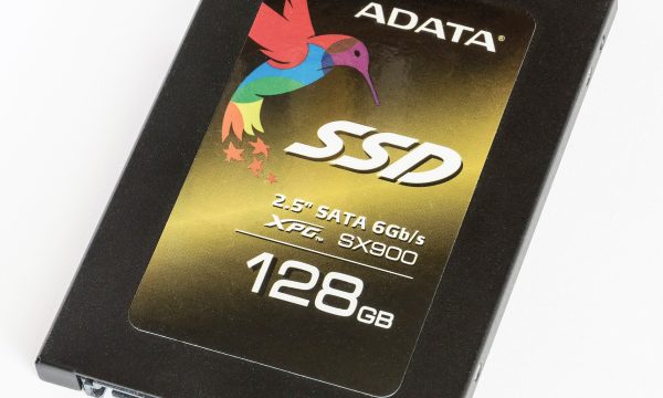 وحدة تخزين SSD من ADATA بحجم 2.5 بوصة وواجهة SATA
